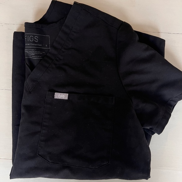 Black Figs Scrubs - Picture 1 of 2